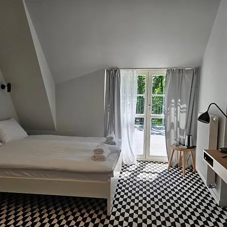 Perlowy Dworek 3* ベジヘロボ