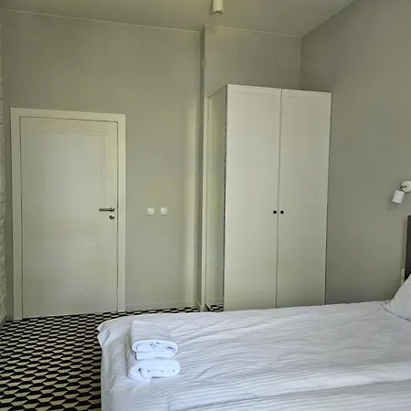 Perlowy Dworek 3* ベジヘロボ